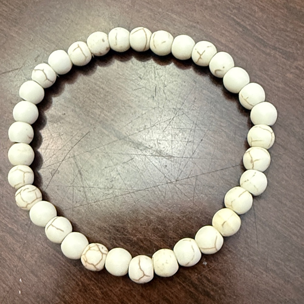 Anthropologie Howlite Beaded Stretch Bracelet!!🔥🔥🔥 - Picture 7 of 14